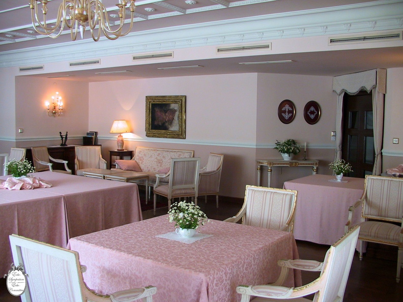 Idrija Kendov Manor breakfast room 2