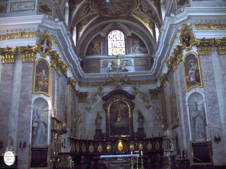 Ljubljana cathedral alter-Archbishops cathedral.JPG