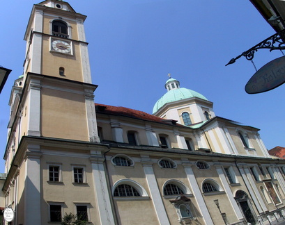 Ljubljana cathedral exterior stitch